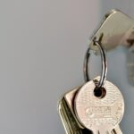 Είναι πιο βρώμικα απ' όσο νομίζετε: Πώς να καθαρίσετε σωστά τα κλειδιά σε 5 λεπτά