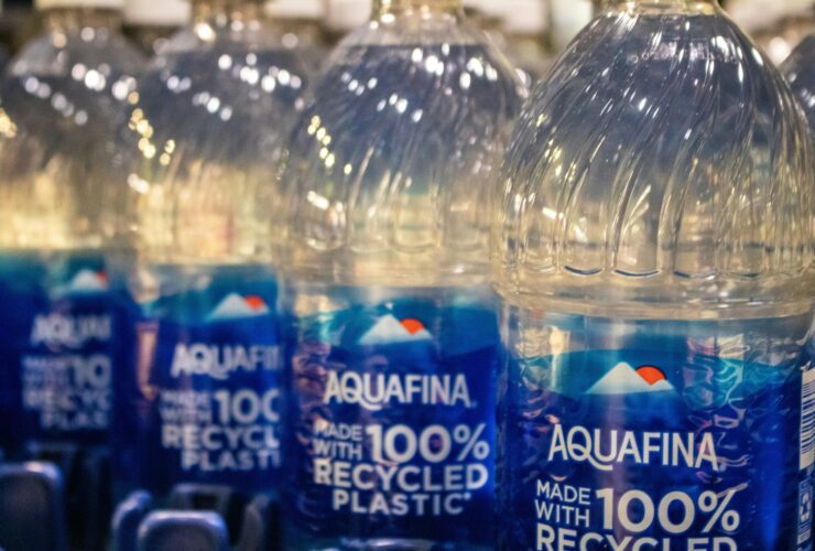 Πλαστικά μπουκάλια: Μετά τα καπάκια, έρχεται νέα μεγάλη αλλαγή από την ΕΕ