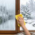 Υγρασία στα παράθυρά το πρωί; Το κόλπο με το υγρό πιάτων που σταματάει τη μούχλα