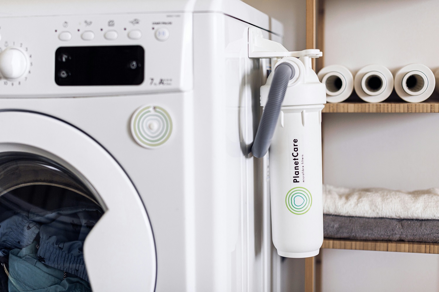 Τέλος στον μύθο: Γιατί η σόδα και το ξύδι ΔΕΝ καθαρίζουν το πλυντήριο – Το υλικό που προτείνουν οι χημικοί