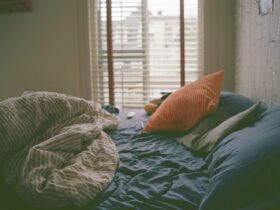 Κάθε πότε πρέπει να αλλάζουμε σεντόνια; Η απάντηση των γιατρών που ανατρέπει όσα ξέραμε