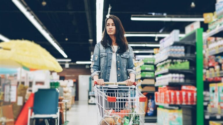 «Μποναμάς» market pass σε χιλιάδες δικαιούχους – Πότε θα δοθεί