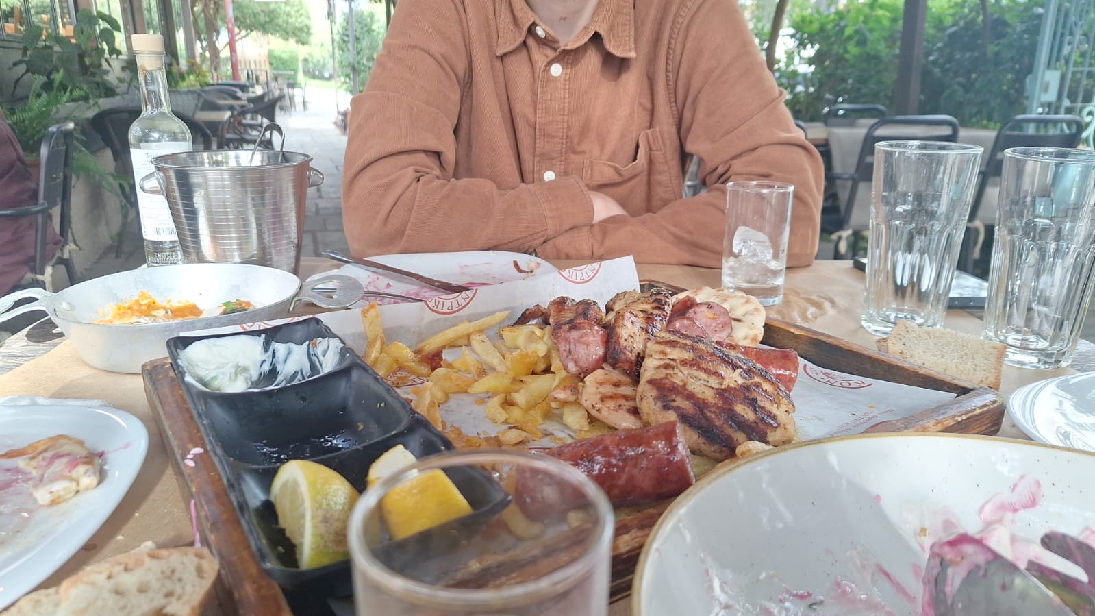 Τσικνοπέμπτη 2026 & Καθαρά Δευτέρα: Πότε πέφτουν – Η ιστορία, τα έθιμα και οι αργίες