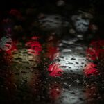 Πώς να οδηγήσετε σε καταρρακτώδη βροχή: 5 βήματα για να μη γλιστρήσετε