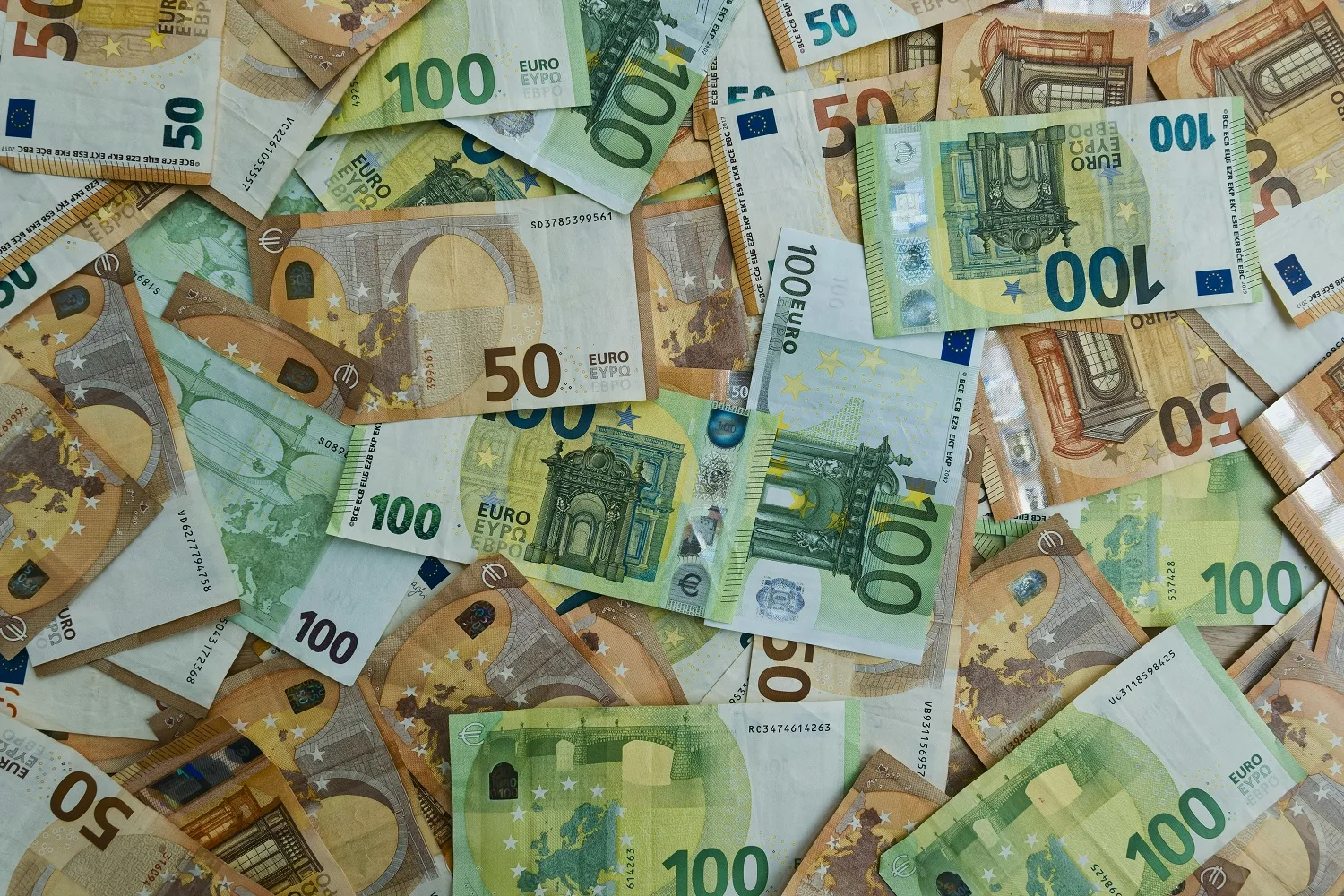 Δώρο Πάσχα 2026: Υπολογίστε μόνοι σας το ποσό βήμα-βήμα – Πότε η πληρωμή