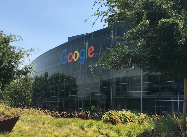 Google: Πώς να διαγράψετε το τηλέφωνο και το email σας από τα αποτελέσματα αναζήτησης
