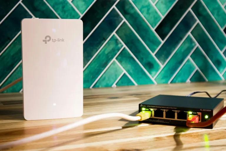 Γιατί σέρνεται το internet σου; Ο σίγουρος τρόπος να βρεις ποιος σου κλέβει Wi-Fi