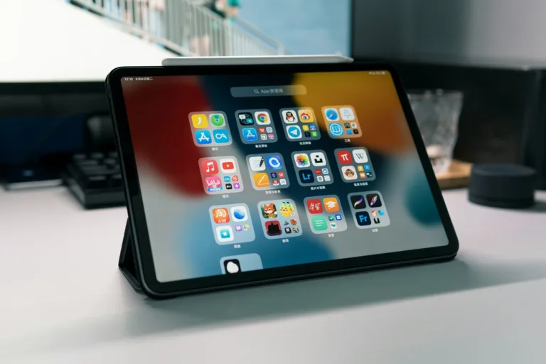 Πώς να μετατρέψεις ένα παλιό tablet σε ψηφιακό ημερολόγιο τοίχου