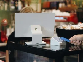 Πάσχα 2026: Πότε αρχίζει το εορταστικό ωράριο – Η Κυριακή με ανοιχτά τα καταστήματα