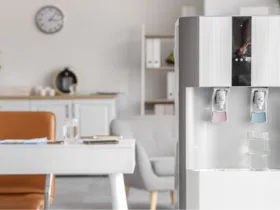 ψυκτης νερου σε περιβαλλον γραφειου