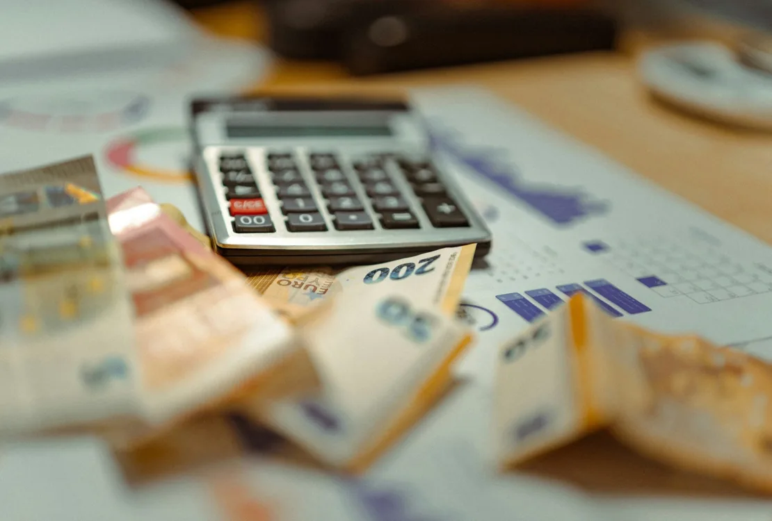 Πώς να ρυθμίσετε χρέη σε 72 δόσεις - Δεύτερη ευκαιρία για οφειλές σε ΑΑΔΕ και ΕΦΚΑ