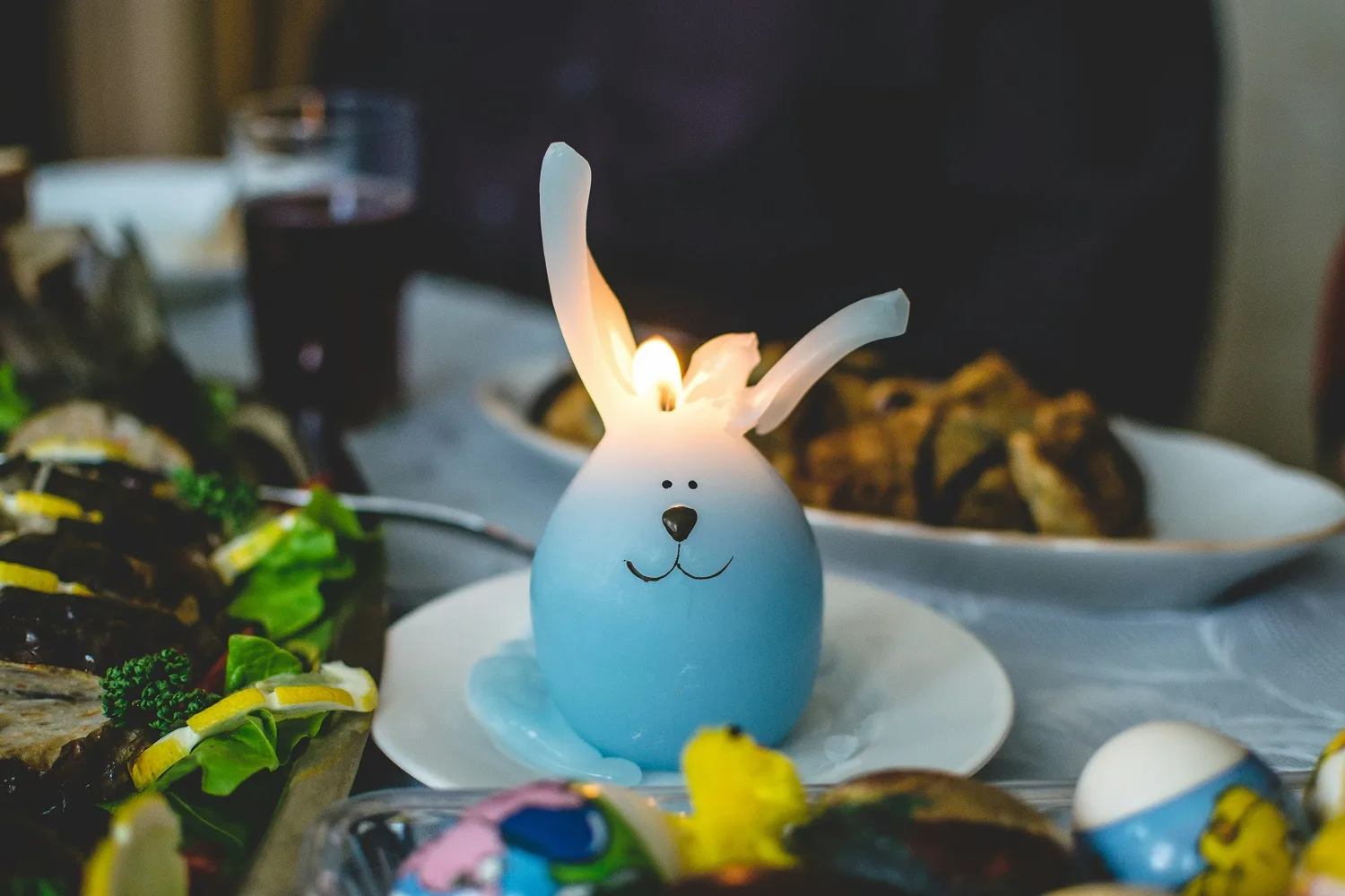 Πάσχα 2026: Τι παίρνει ο νονός στο βαφτιστήρι