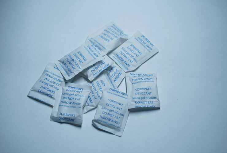 Πετάς τα silica gel; 10 καθημερινά προβλήματα που λύνουν στο πι και φι