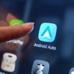 Android Auto 17.8: Η νέα ενημέρωση προετοιμάζει την άφιξη του Magic Cue και τεχνητής νοημοσύνης στα αυτοκίνητα