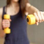 4 απλές συνήθειες για την προστασία και τη διατήρηση της μυϊκής μάζας όσο μεγαλώνουμε
