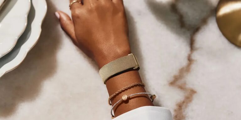 Fitbit Air: Νέο μεταλλικό λουράκι Metal Mesh και αναβαθμισμένη αυτόματη καταγραφή από τη Google