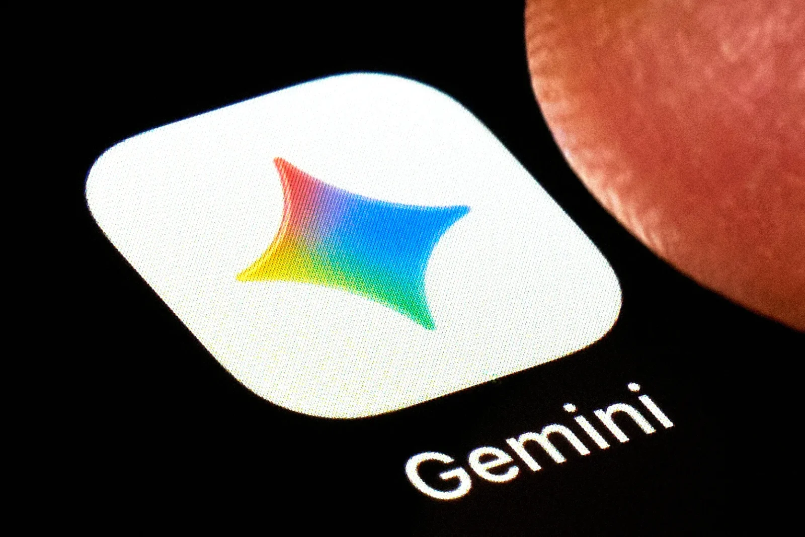 Η εφαρμογή Gemini αποκτά νέο εργαλείο χαρτών και αντικαθιστά την κάθετο με το σύμβολο @