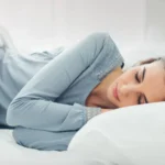 Πώς ο βαθύς ύπνος ρυθμίζει την αυξητική ορμόνη και τη μεταβολική υγεία